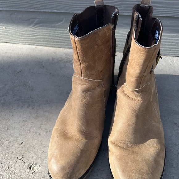 Rockport Chelsea buckle Boot W9 taupe ankle zip waterproof hydro shield preowned - Picture 6 of 8